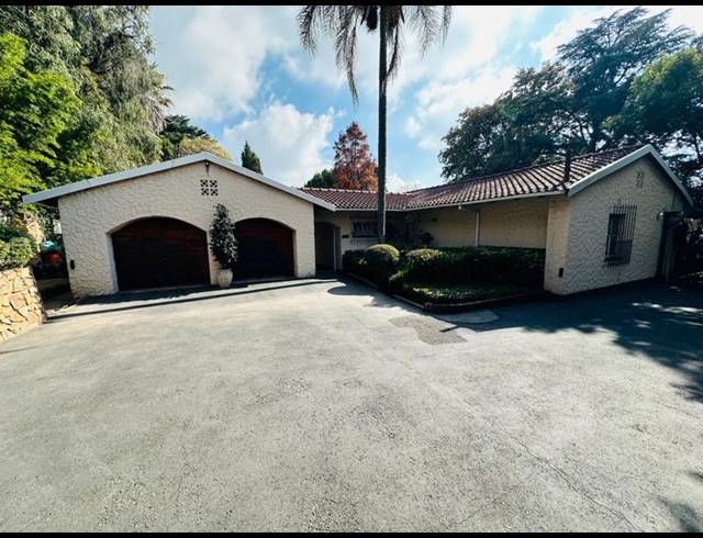 4 BEDROOM HOUSE FOR SALE IN BRAMLEY PARK